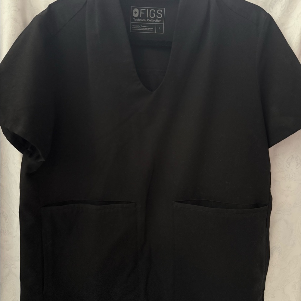 FIGS Women’s Black Scrub Top